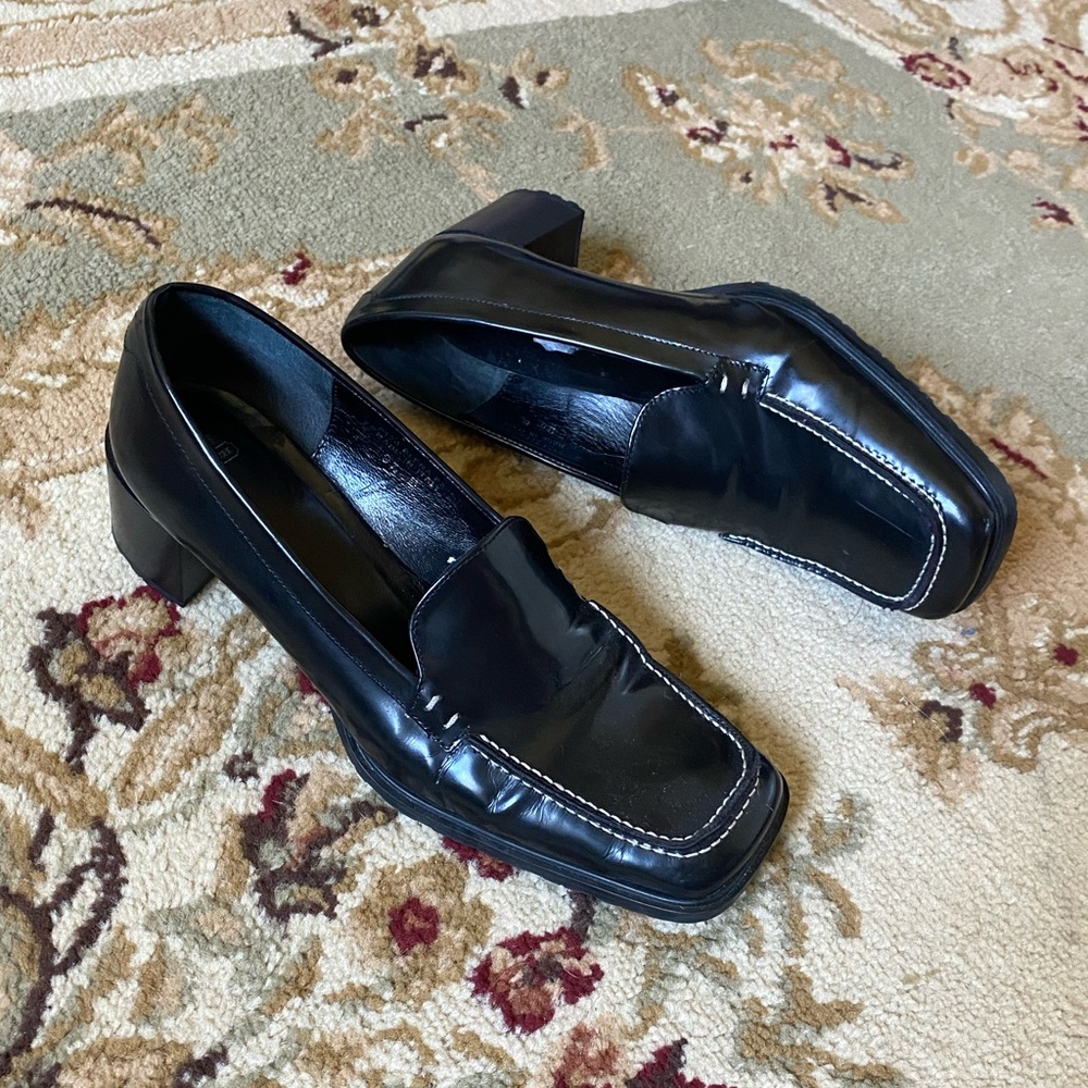 NWOT True Vintage Coach Heeled Loafers